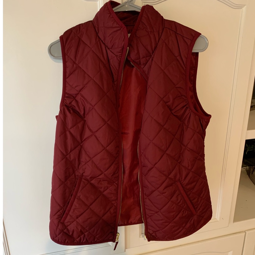 BURGUNDY VEST